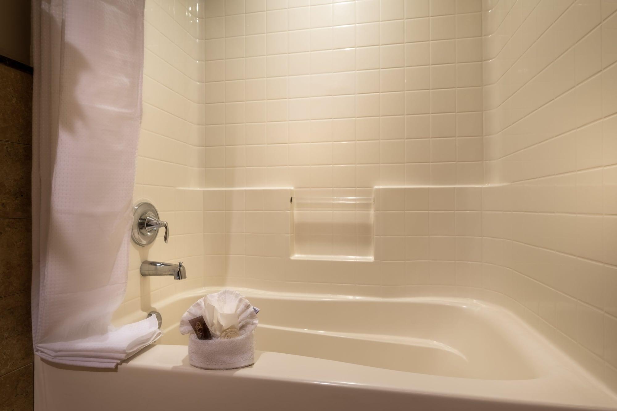 Ayres Hotel Seal Beach - Cypress Экстерьер фото